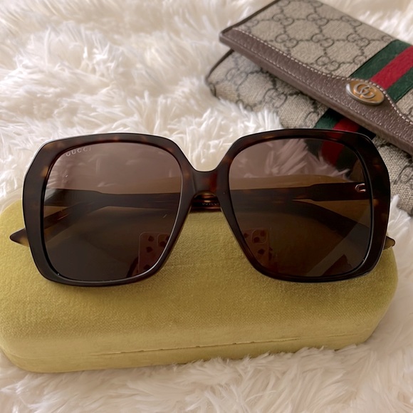Gucci Large frame sunglasses - Picture 3 of 10